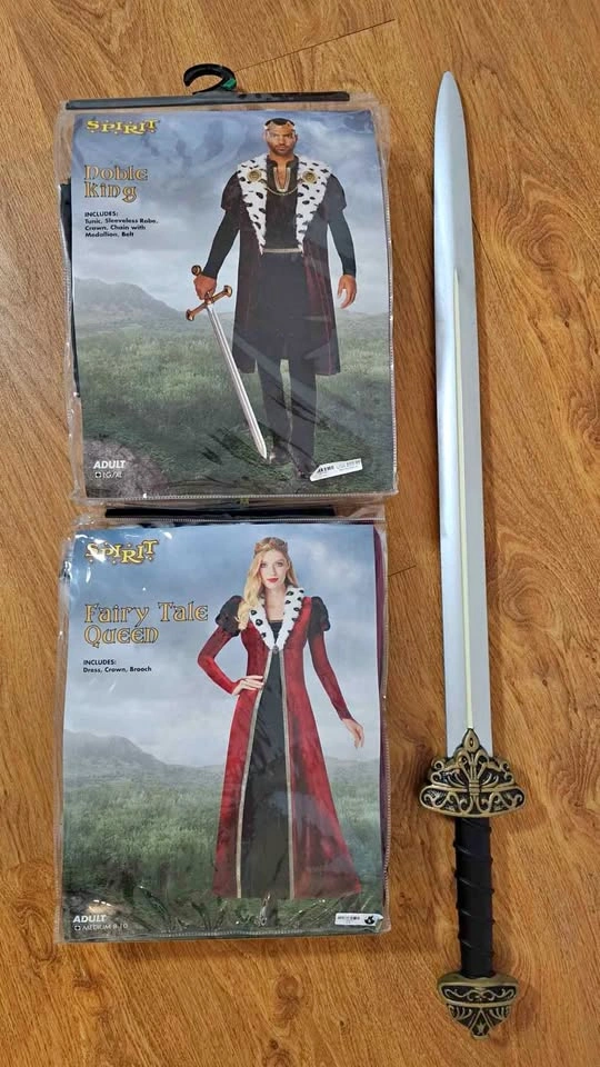 SALE! SPIRIT Costumes - King & Fairy Tale Queen (Accessories Inc