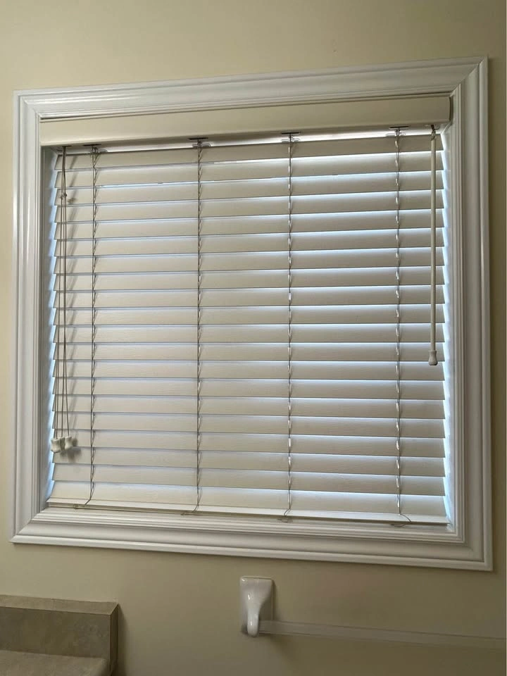 Faux Wood Blinds - 3 Sizes Available - photo 2