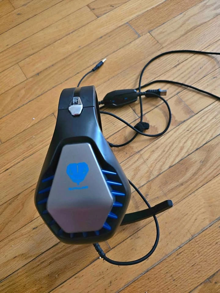Gaming headphones