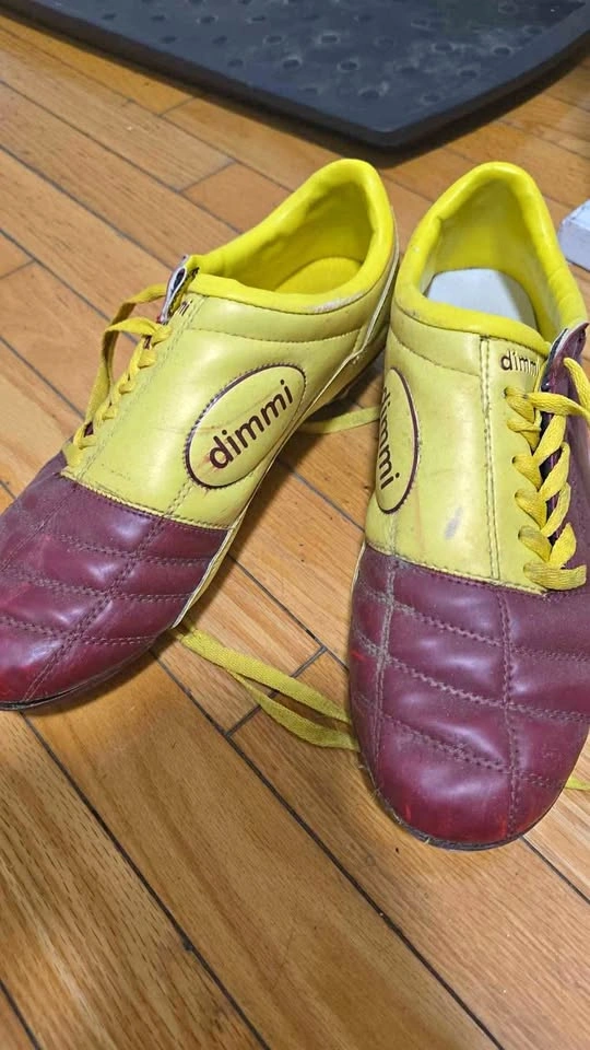 Dimmi Soccer cleats