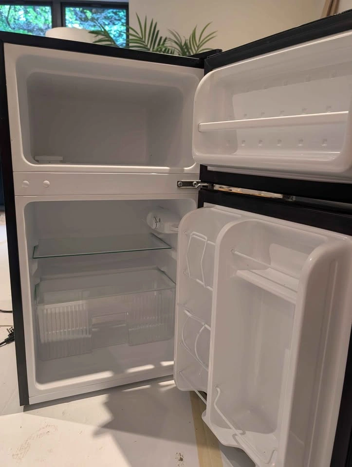Midea Two Door Compact Refrigerator - photo 3