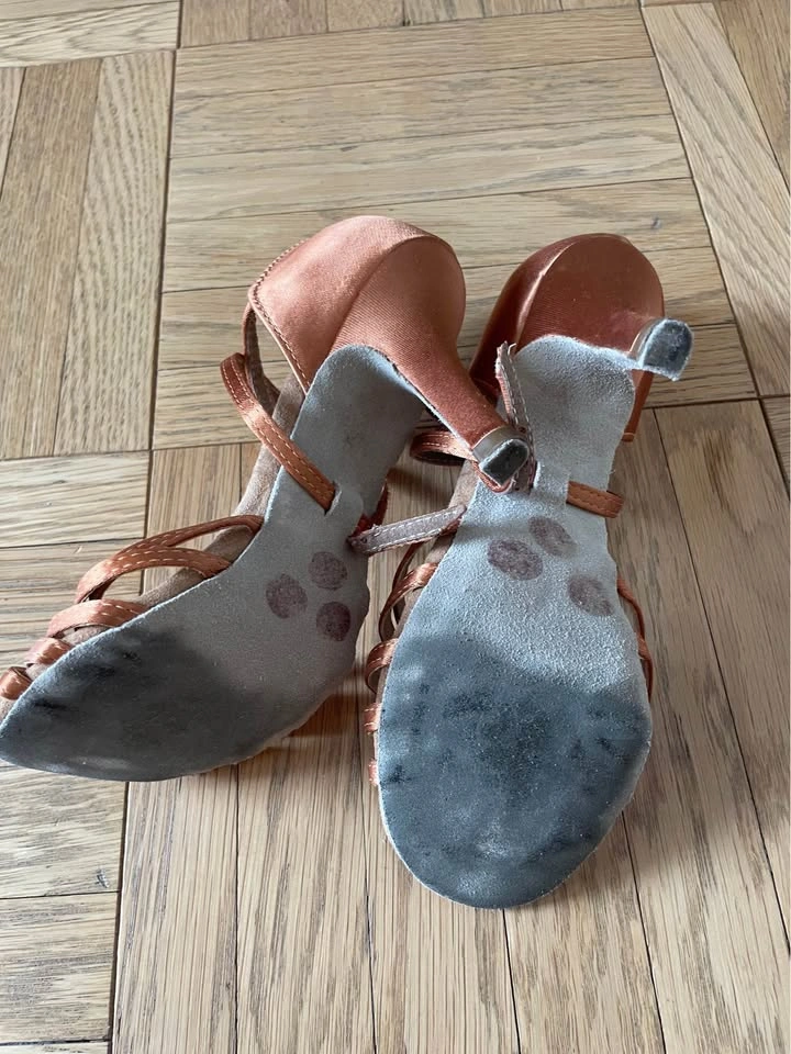 Aida Latin Shoes (23cm, W, 3” heels) - photo 3
