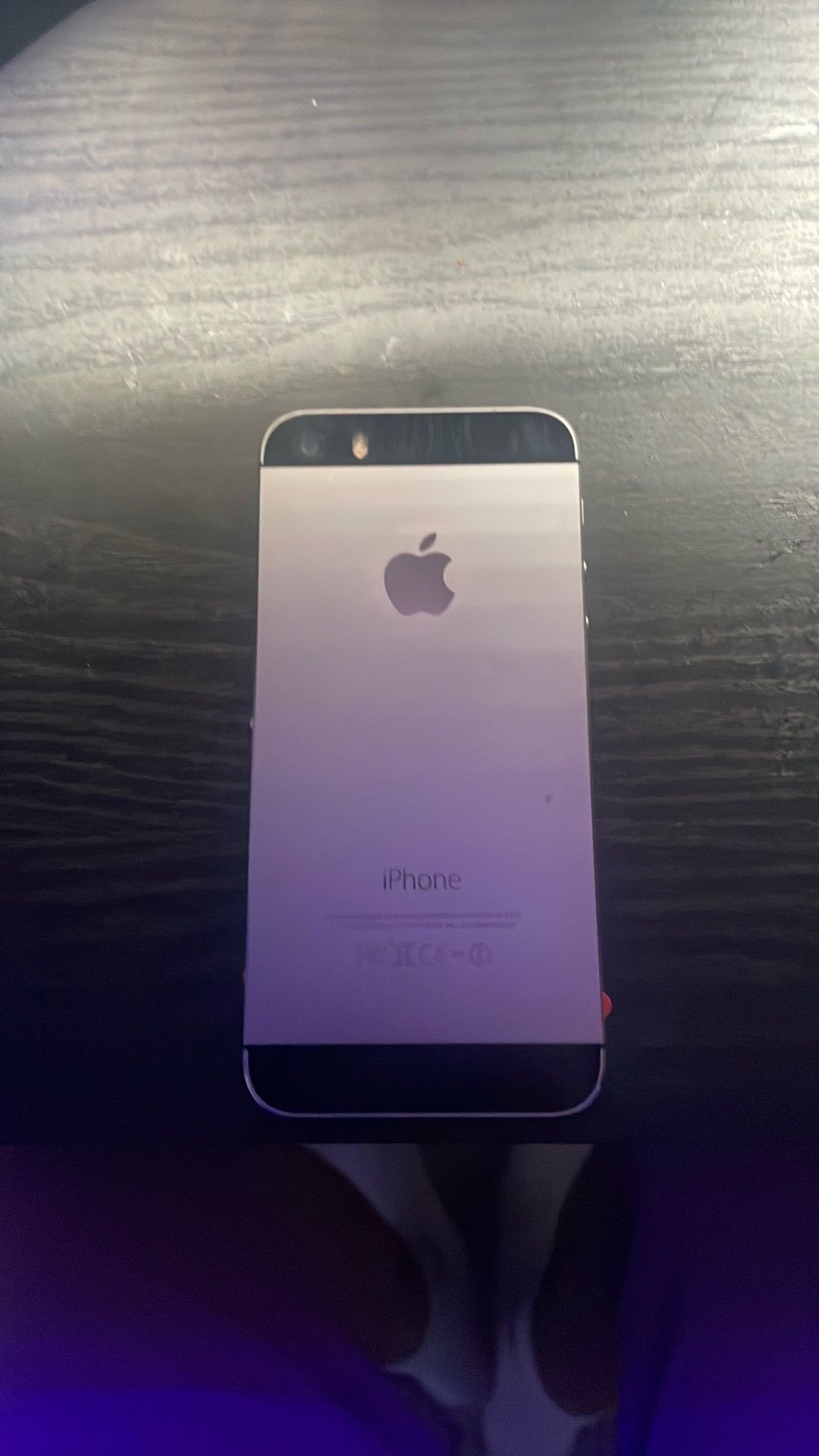 2 Old iPhones - 1 Grey/Black, 1 White/Grey - photo 3