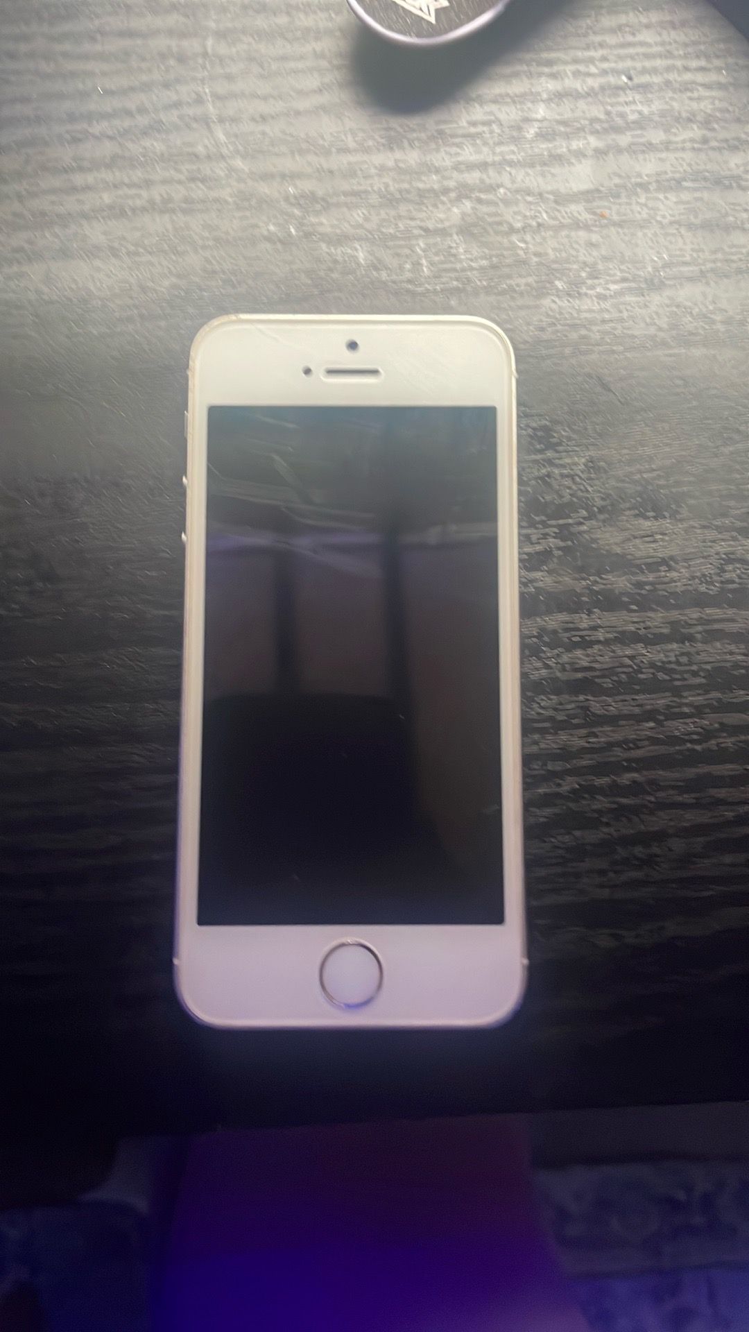 2 Old iPhones - 1 Grey/Black, 1 White/Grey - photo 5