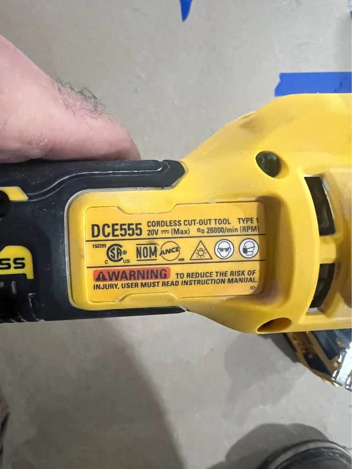 Dewalt Drywall Cutout Tool - photo 2