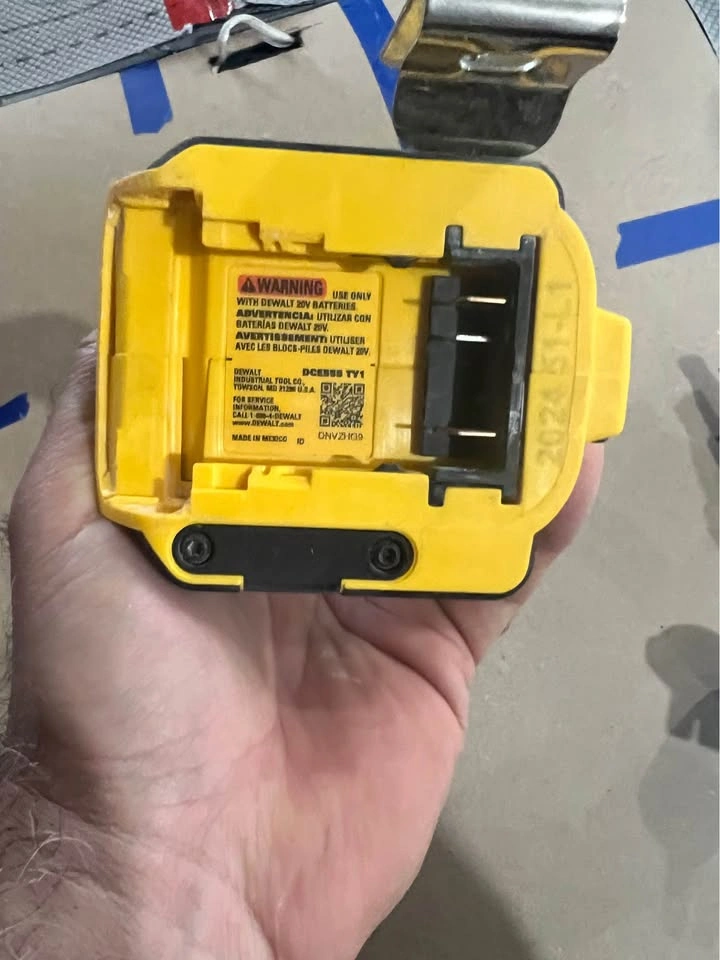 Dewalt Drywall Cutout Tool - photo 3