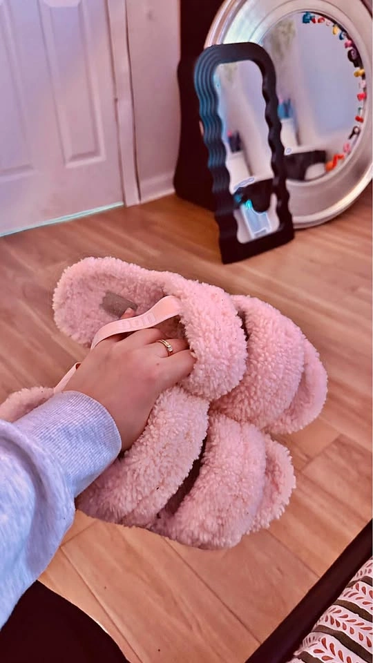 ✨ UGG Fluff Yeah Sherpa Slides ✨