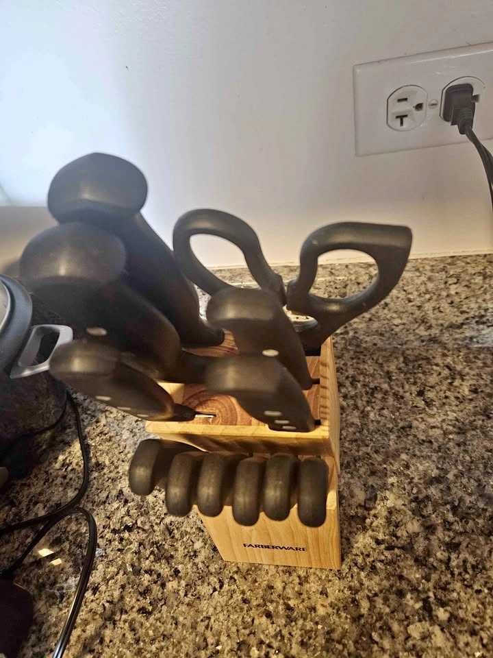 12 Piece Kitchen Set - Knives and Scissors