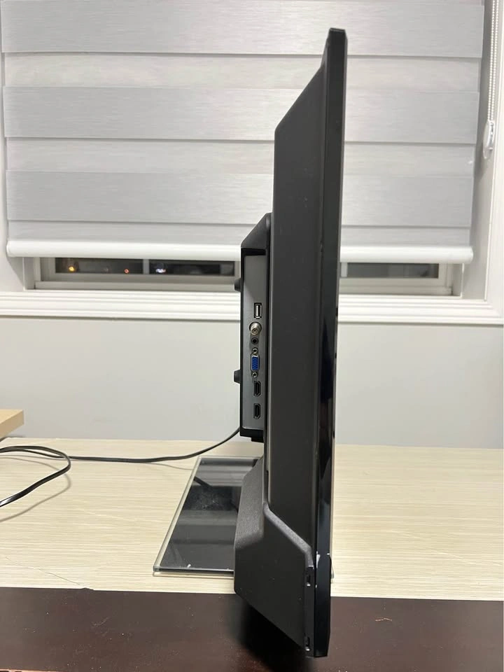 28" RCA Non-Smart TV - photo 2