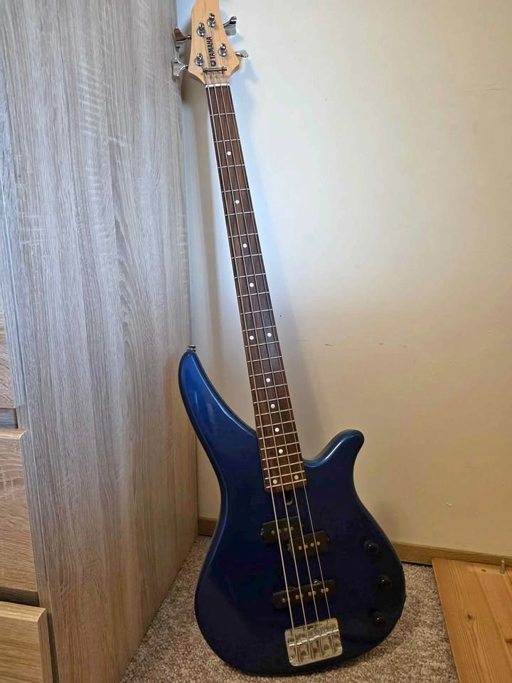 Bass Guitar Yamaha