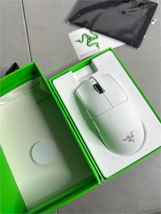 Razer Viper V3 Pro Mouse - photo 2