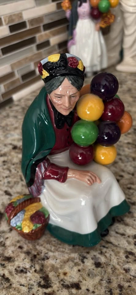Royal Doulton England "Old Balloon Seller" 1315 - photo 2