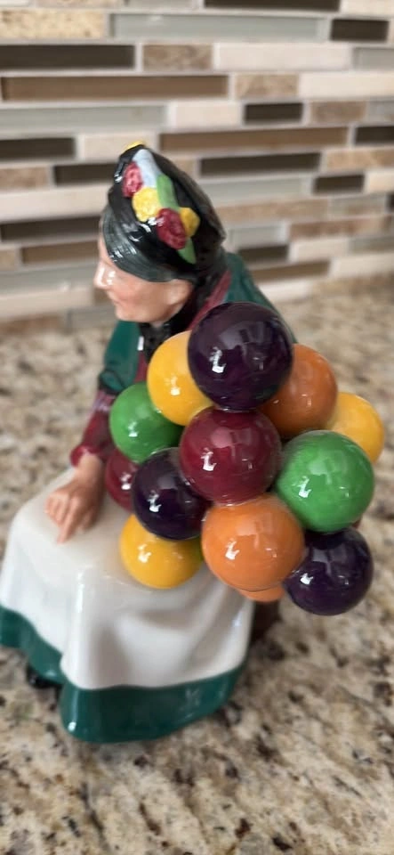 Royal Doulton England "Old Balloon Seller" 1315 - photo 3