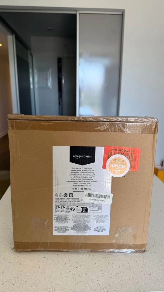 Amazon Basics Articulating TV Wall Mount for 26"-55" - photo 3