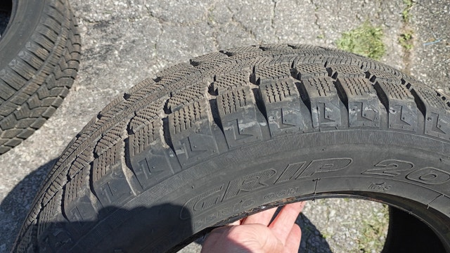 2 Tires 215/55 R16 - photo 2