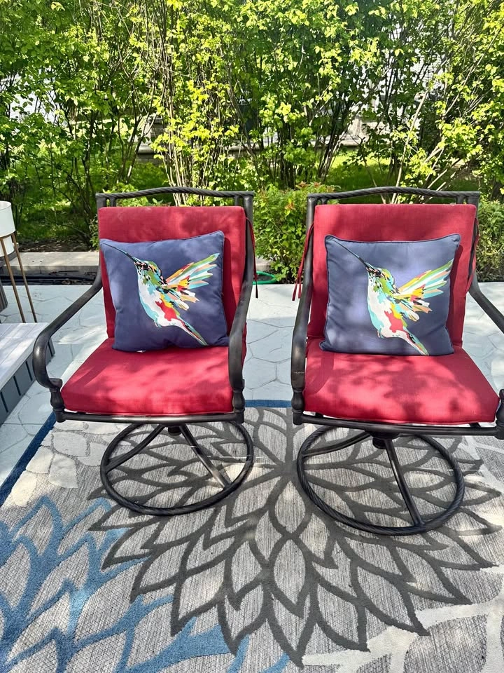 Set of 2 Outdoor Metal Swivel Patio Chairs with Cushions