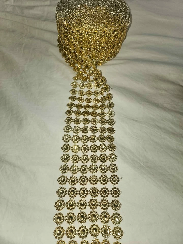 Entire Spool of 4-in Wide Gold Sequin Trim
