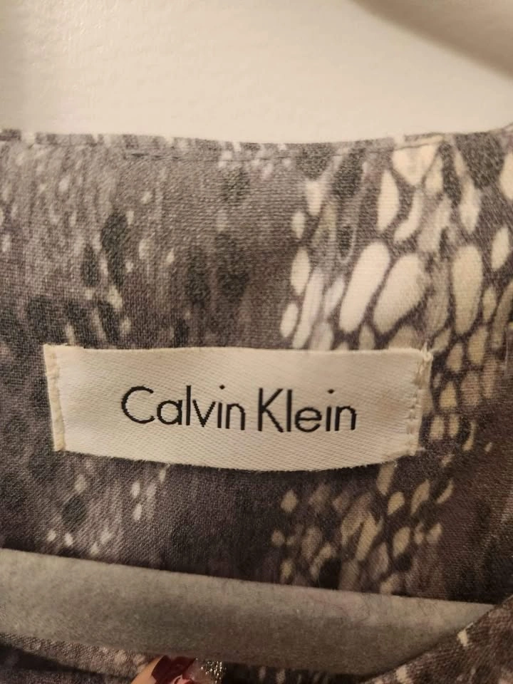 Gray Leopard Calvin Klein Dress with Silver Belt - Size 6 - photo 3