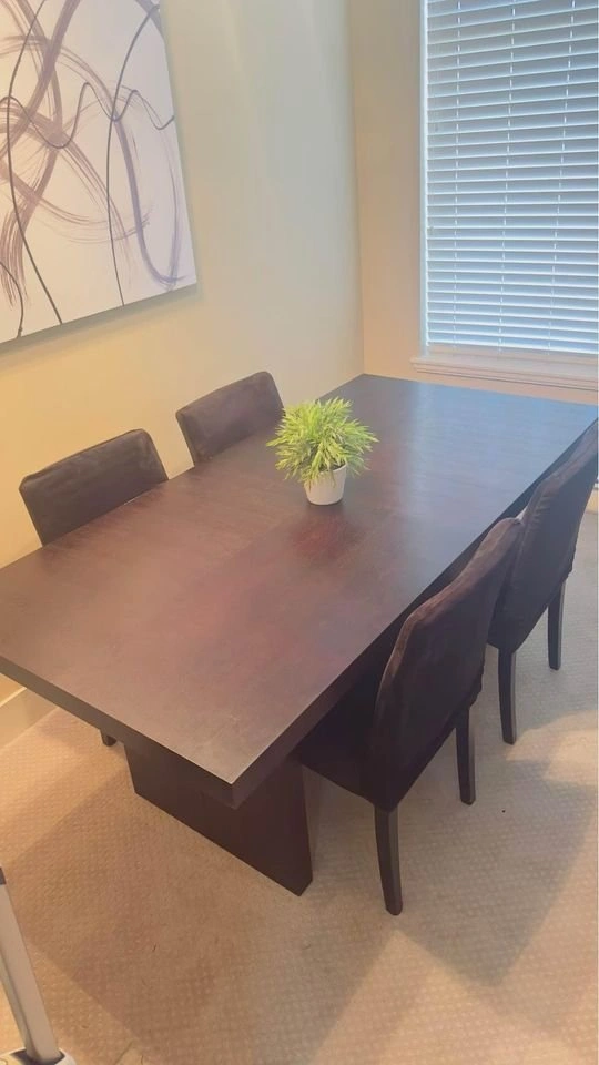 Table and 4 chairs - photo 2