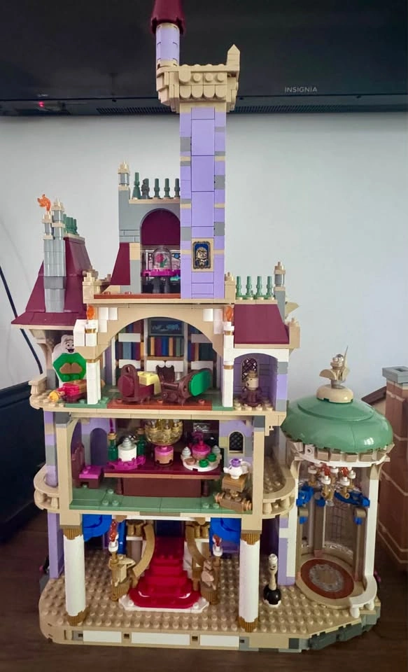 LEGO Disney Beauty and the Beast Castle - photo 3