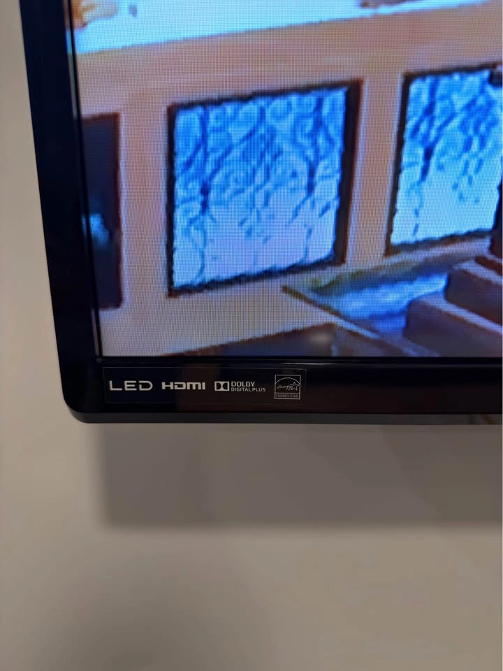 Sanyo 43” Smart LED TV - photo 2