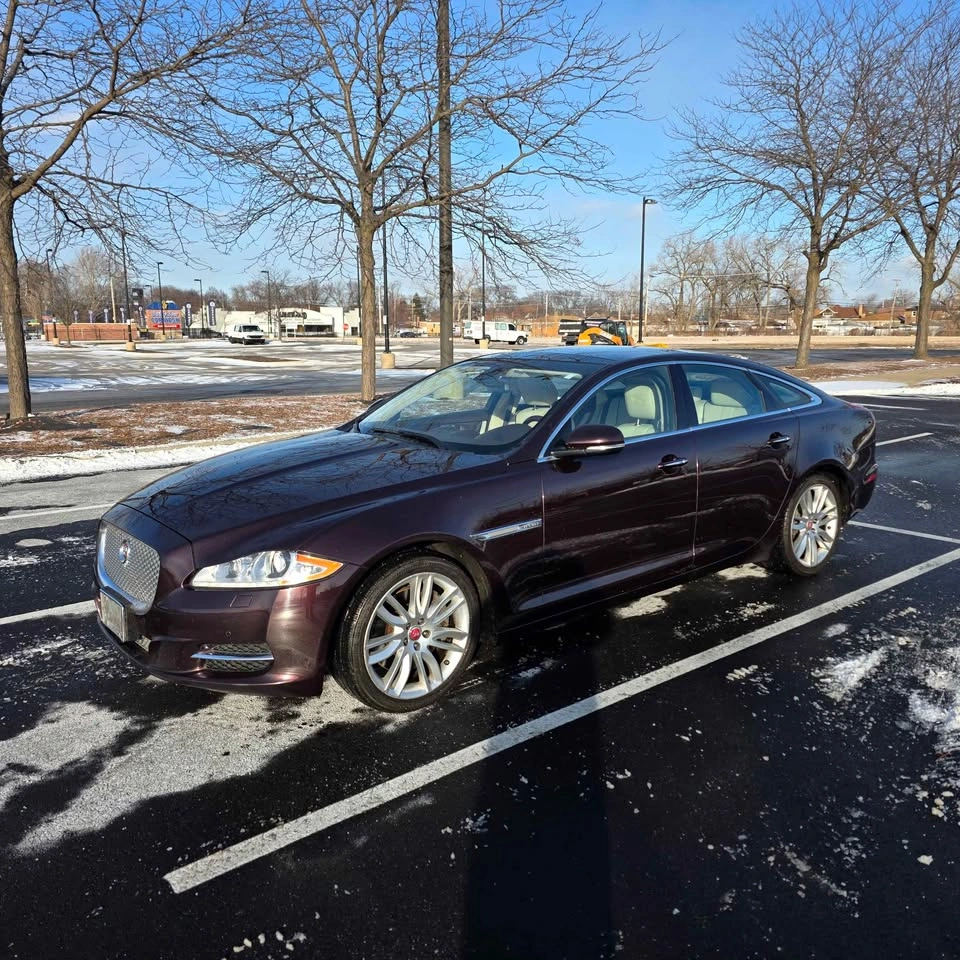 2011 Jaguar XJ Sedan 4D - photo 2
