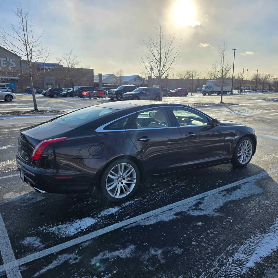 2011 Jaguar XJ Sedan 4D - photo 5