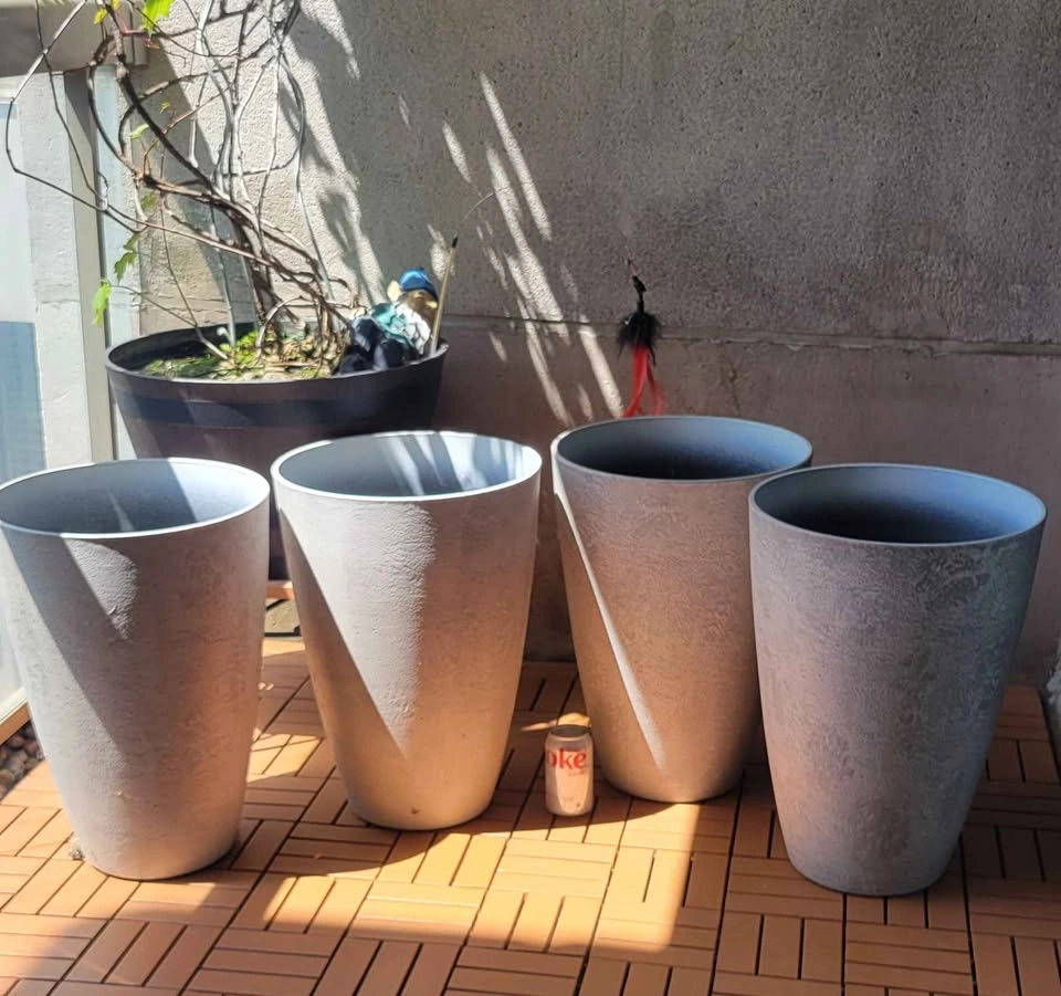 Set of large planters