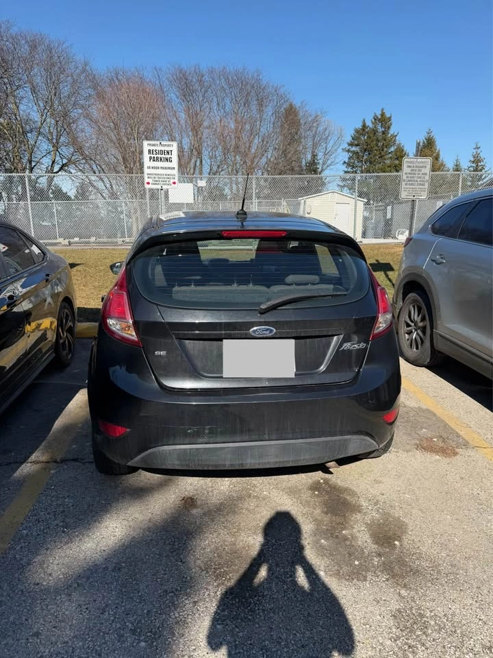 2015 Ford Fiesta SE Hatchback - photo 3