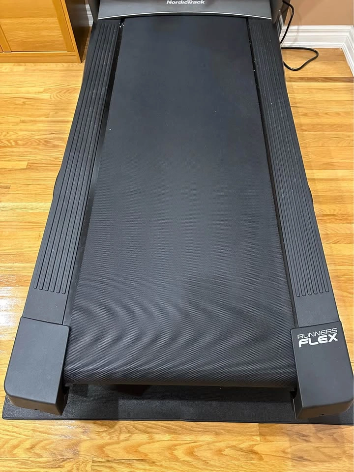 NordicTrack Commercial 1750 Treadmill - photo 2