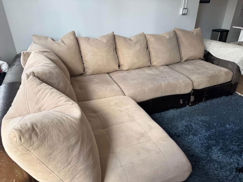 Large Modular Sectional Couch - photo 3