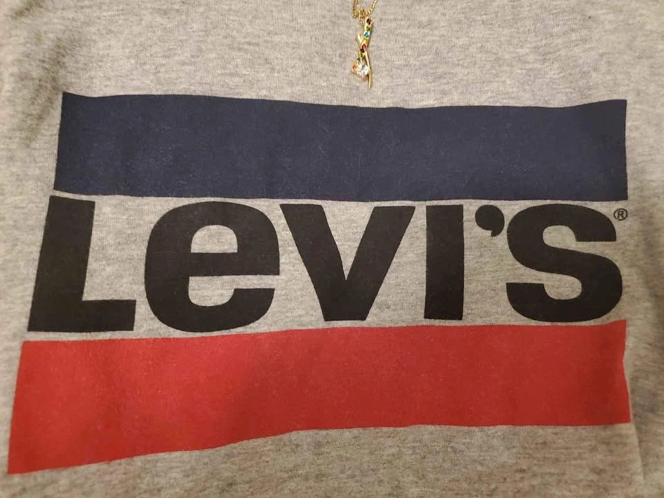 Levi's T-shirt and Gap Jeans - photo 4