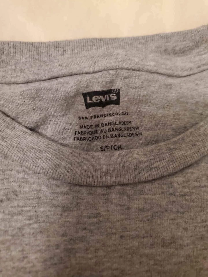 Levi's T-shirt and Gap Jeans - photo 5