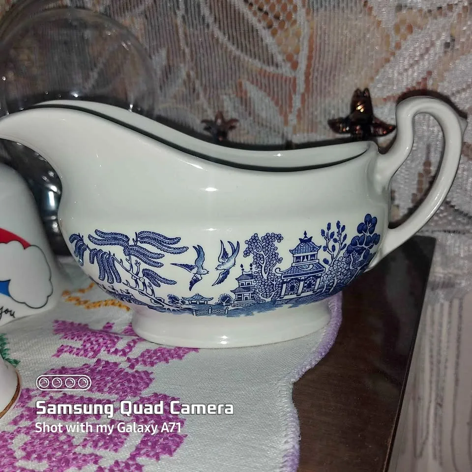 Beswick Siamese Cat Lying - No. 1884 thumbnail