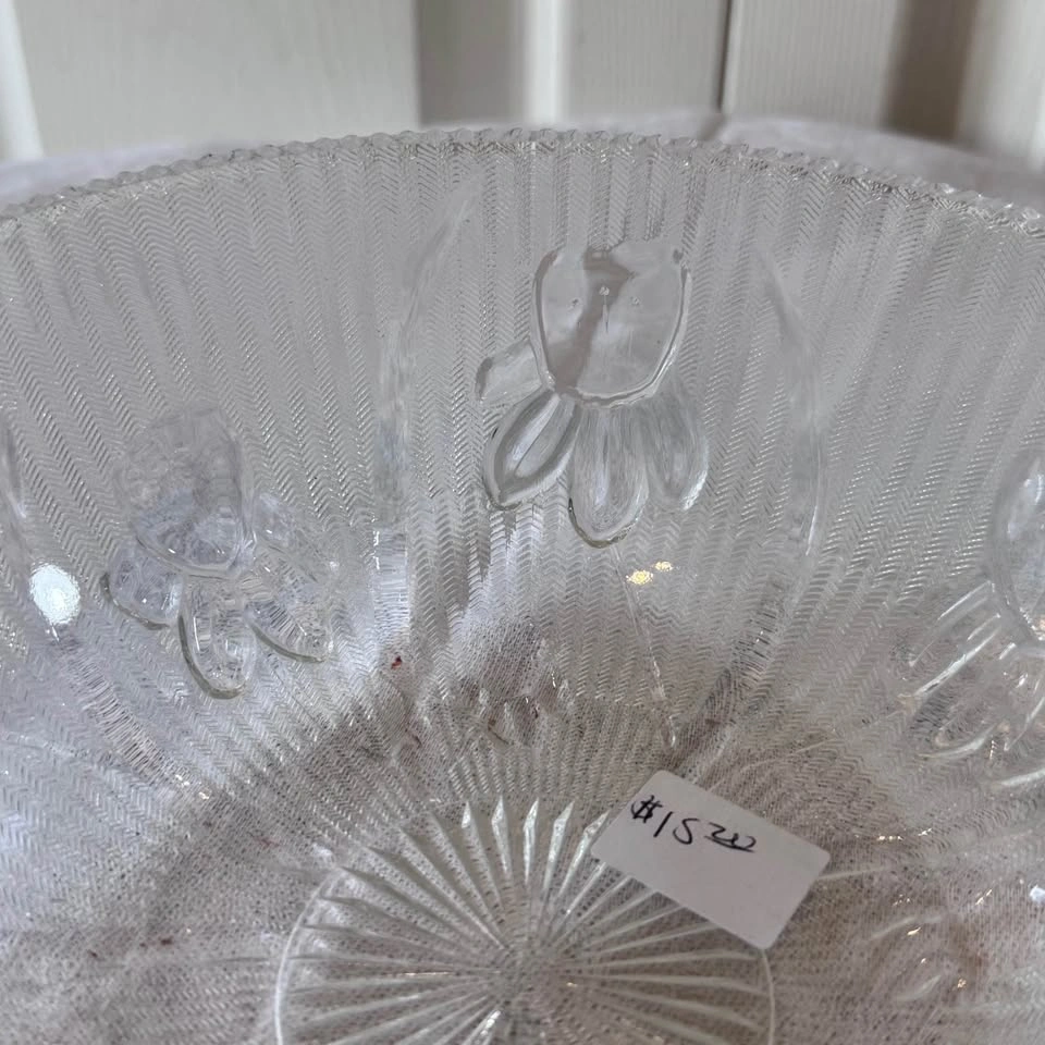 Depression era pressed glass, coneflower fruit bowl - photo 2