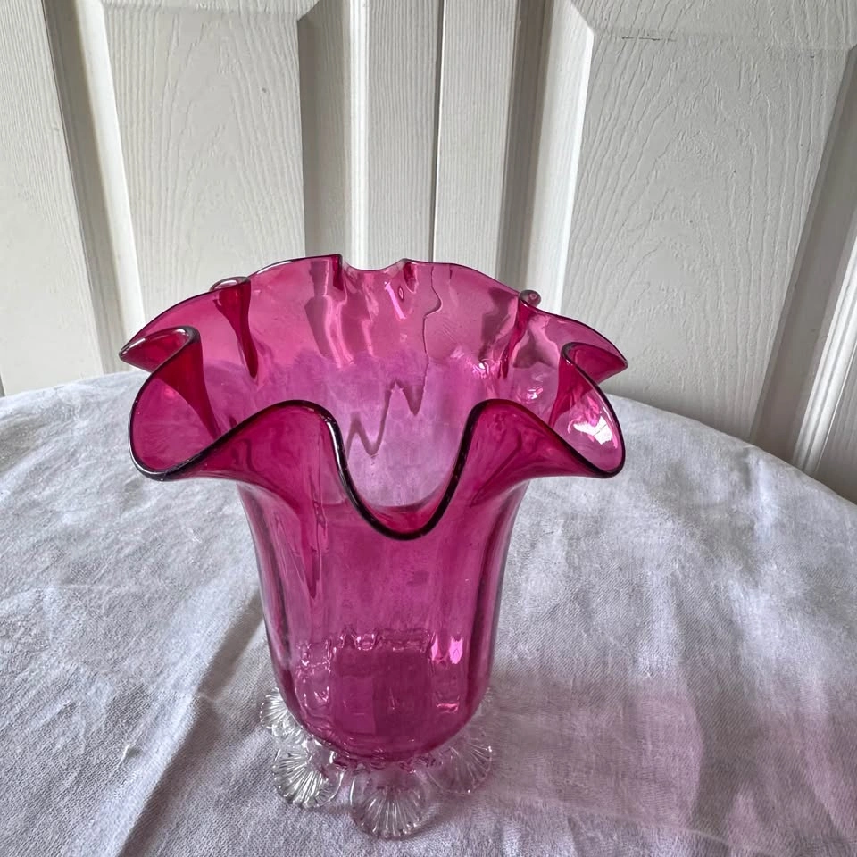 Victorian era cranberry glass base - photo 2