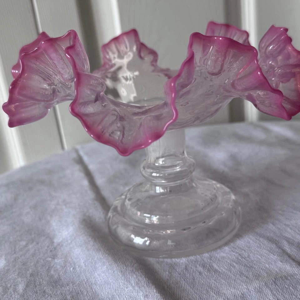 Victorian hand blown glass vase - photo 4