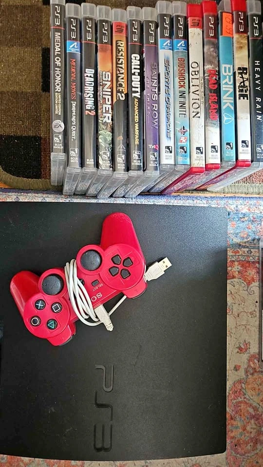 320gb PS3 Slim Console with Games and Controller