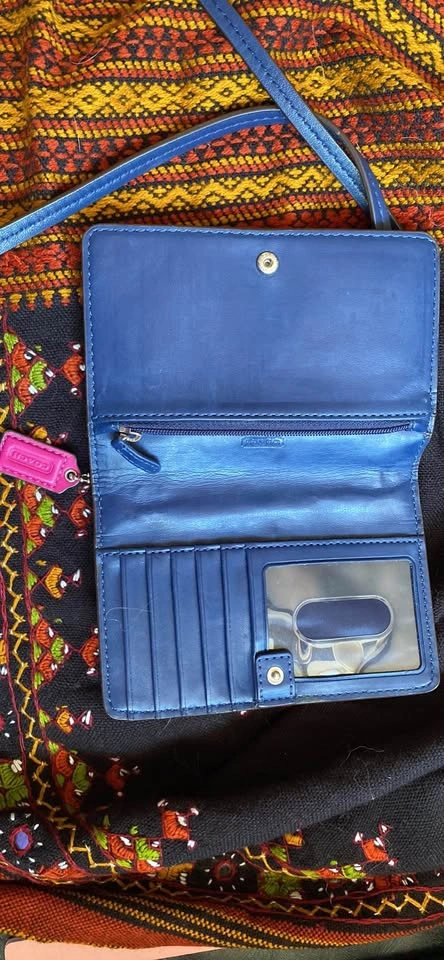 NWT Leather Coach Over the Shoulder Purse - photo 5