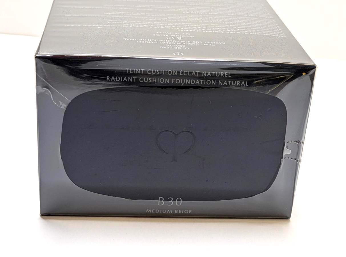 Clé de Peau Beauté Radiant Cushion Foundation B30 - photo 3
