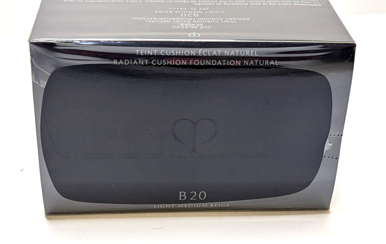 Clé de Peau Beauté Radiant Cushion Foundation B20 Light Medium B - photo 3