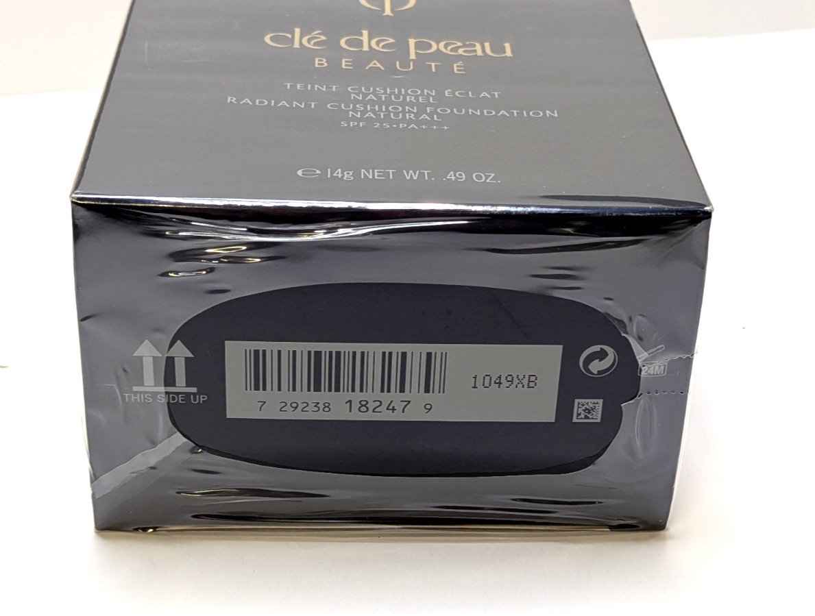 Clé de Peau Beauté Radiant Cushion Foundation B20 Light Medium B - photo 4