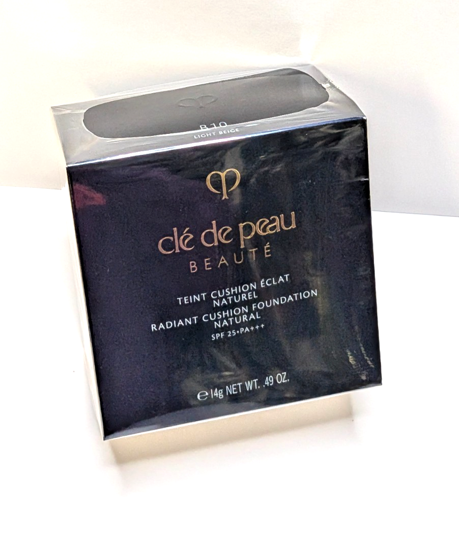 Clé de Peau Beauté Radiant Cushion Foundation - Very Light Buff - photo 2