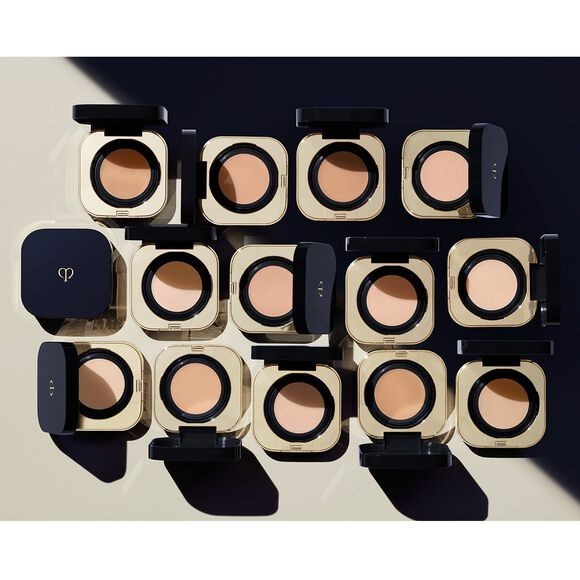 Clé de Peau Beauté Radiant Cushion Foundation - Very Light Buff - photo 5