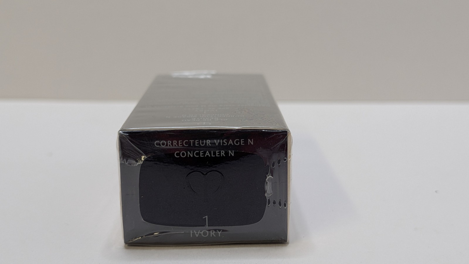 Clé de Peau Beauté Concealer SPF 25 Ivory 1 - Full Size - photo 4