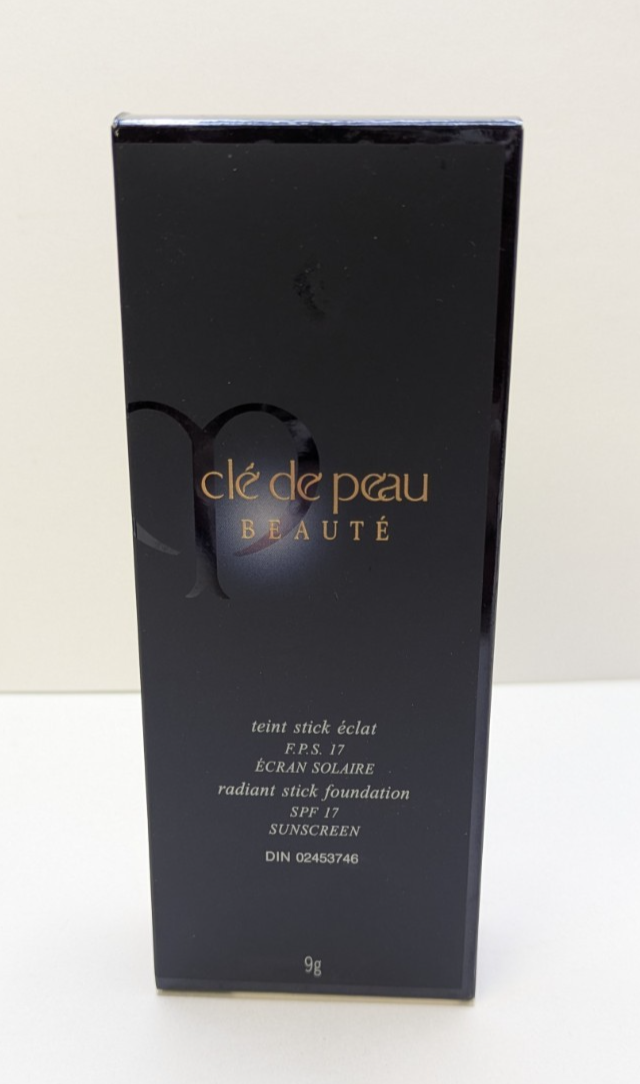 NEW SEALED Clé de Peau Beauté Radiant Stick Foundation SPF 17 -