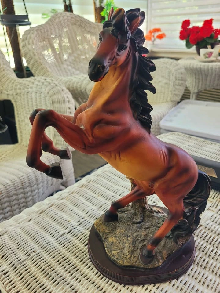 Majestic Large Italian Horse 🐎 - photo 2