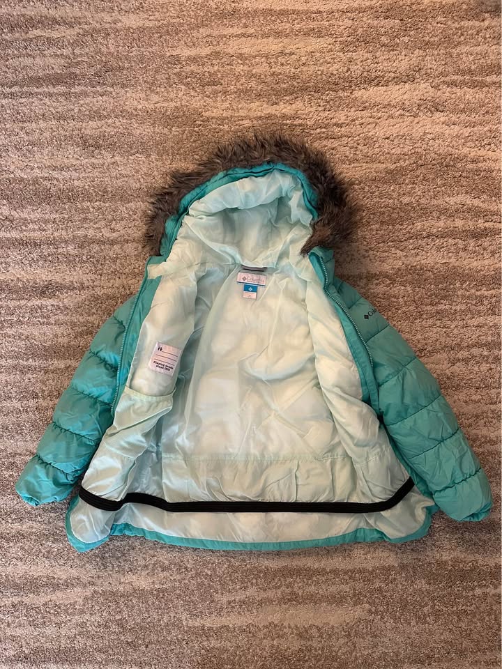 Girls Columbia Winter Coat - EUC - photo 3