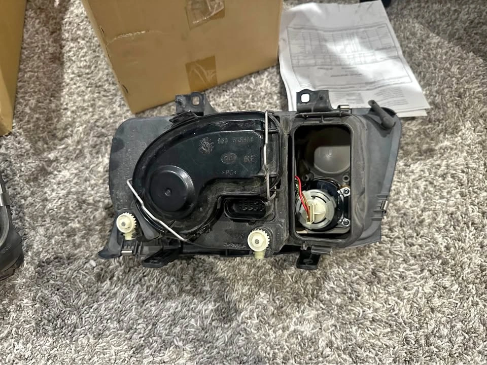 2001-2005 Volkswagen Jetta Lights