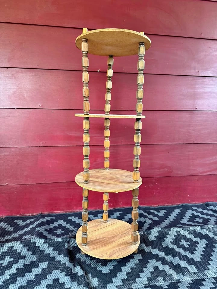 Round Shelf